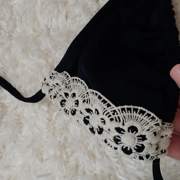 ⭐️Op black with cream lace triangle swim top - Picture 3 of 10